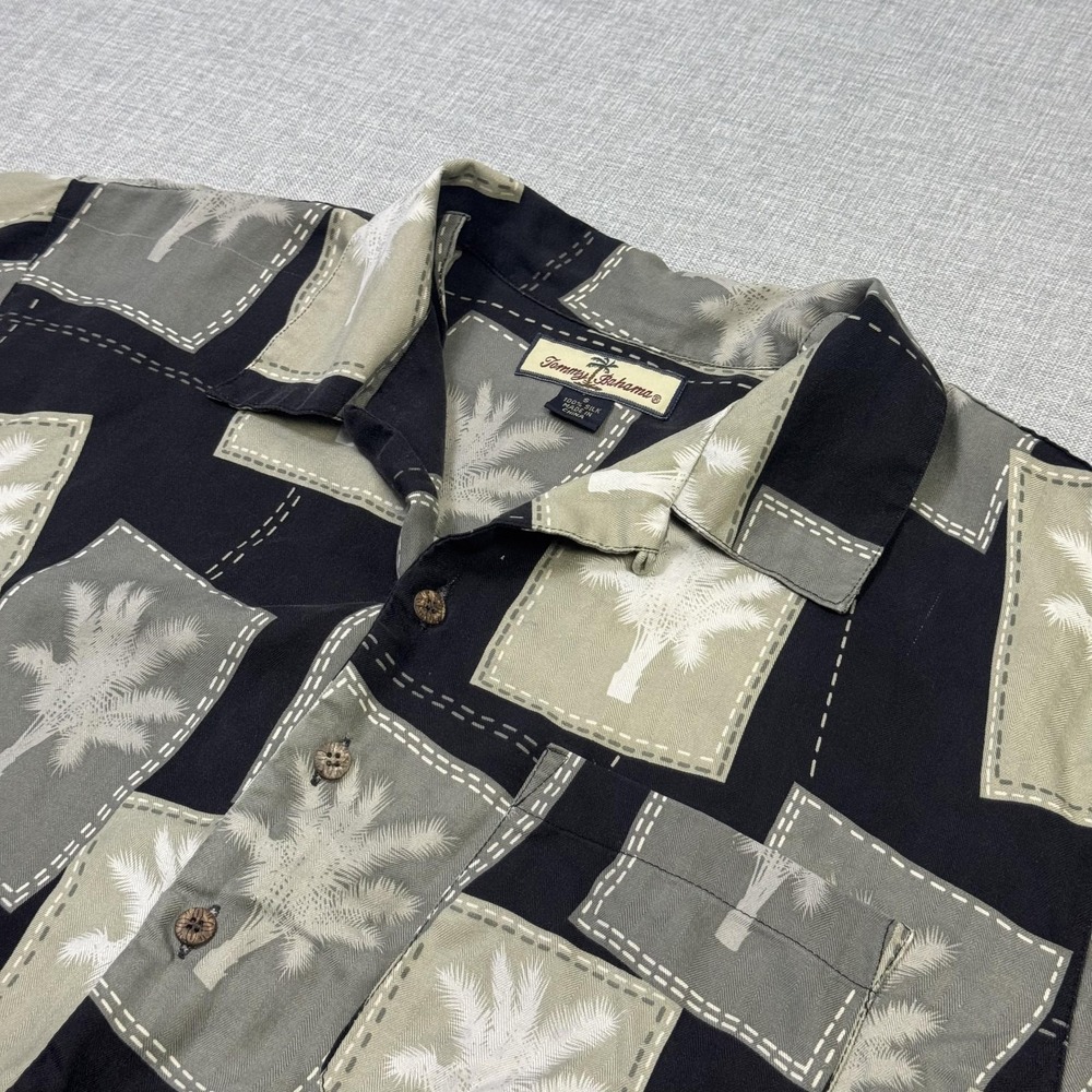 Tommy‎ Bahama Button-Up Shirt Mens Small Black Silk Palm Tree Short Sleeve